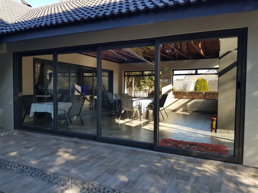 Aluminium doors installation