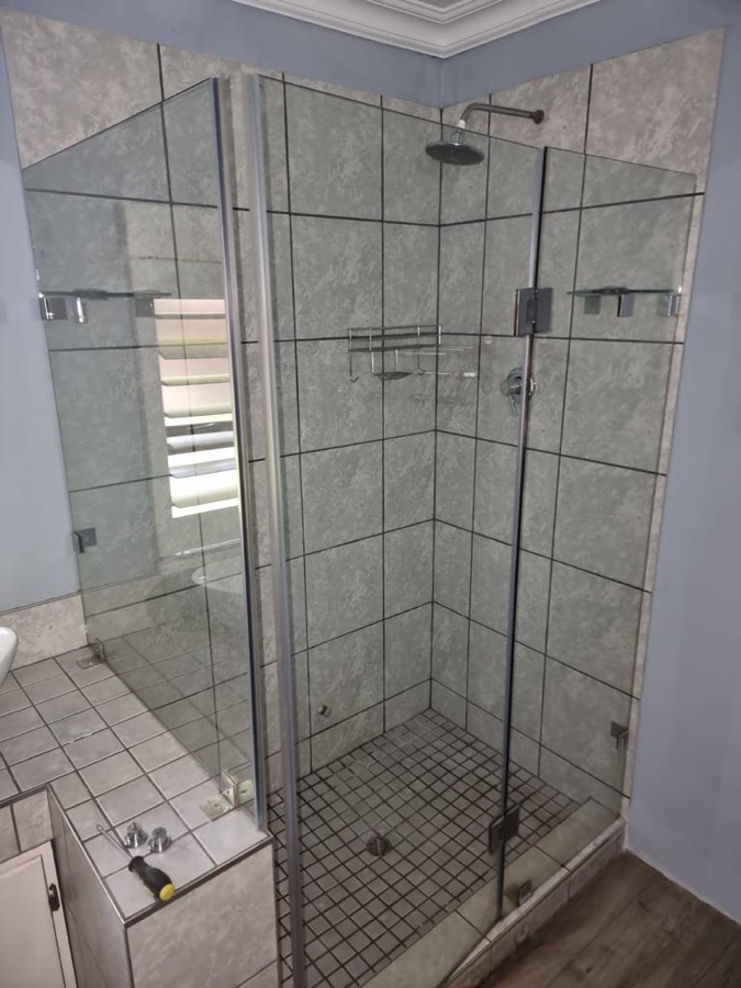Frameless installation